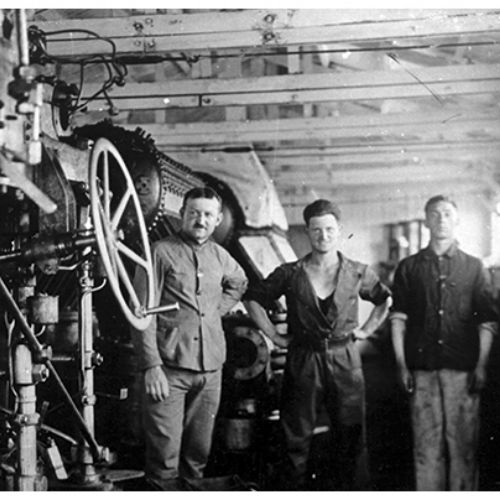 Salle des machines à bord du d'Entrecasteaux