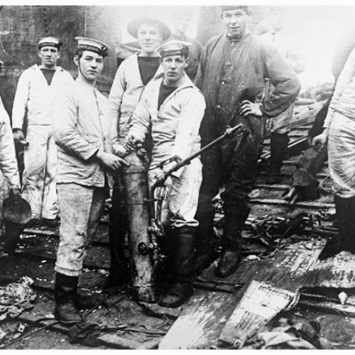 Matelots sur le Vindictive endommagé à Zeebrugge