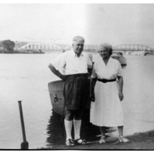 Sur la rive du Lualaba à Bukama en 1942 (ph. Album Gabriel)