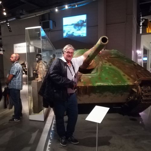 Luc devant un char de la République tchèque Hetzer (P38)